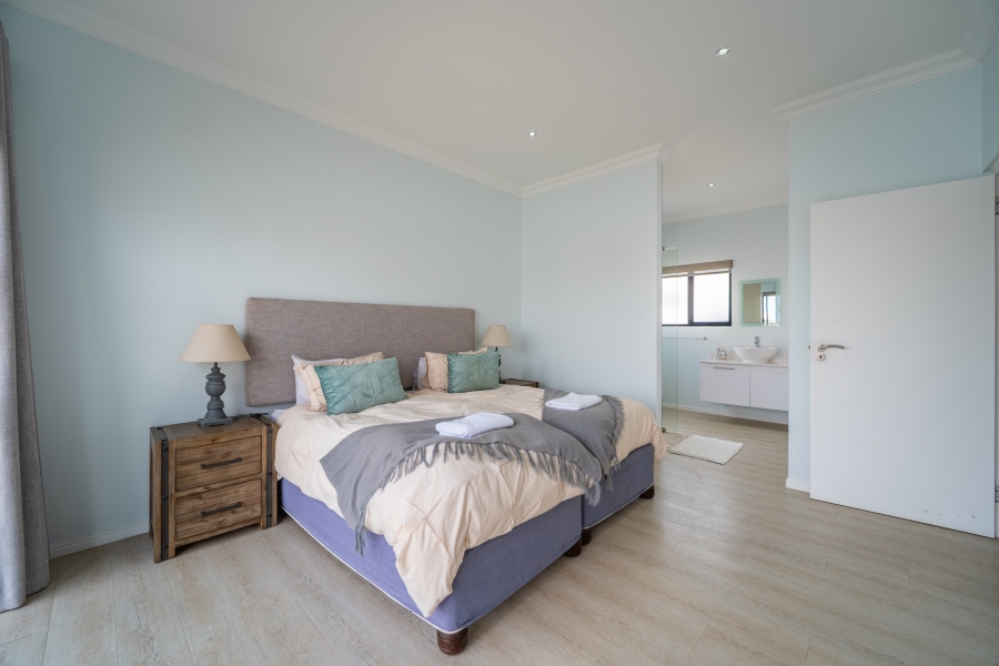 5 Bedroom Property for Sale in Marina Martinique Eastern Cape